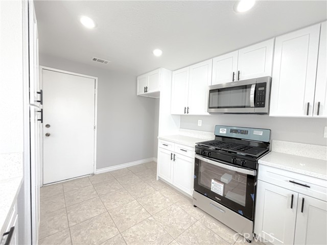 Detail Gallery Image 11 of 25 For 36850 37th St, Palmdale,  CA 93550 - 3 Beds | 2 Baths