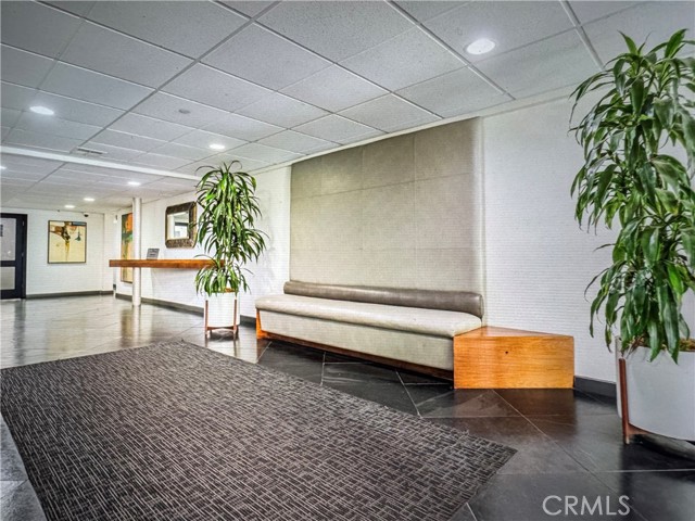 Detail Gallery Image 2 of 19 For 750 N Kings Rd #105,  West Hollywood,  CA 90069 - 1 Beds | 1 Baths
