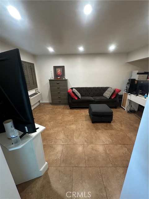 Detail Gallery Image 12 of 12 For 635 N Bristol, Santa Ana,  CA 92703 - 1 Beds | 1 Baths