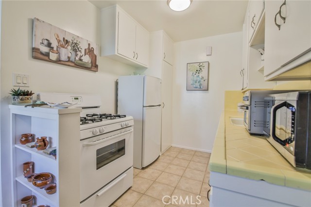 1030 E 2nd Street, Long Beach CA: https://media.crmls.org/medias/cb1ad042-859e-49bb-abec-26962cedecb7.jpg