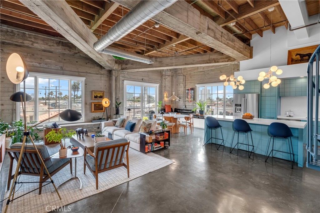 1100 E 3rd Street #201