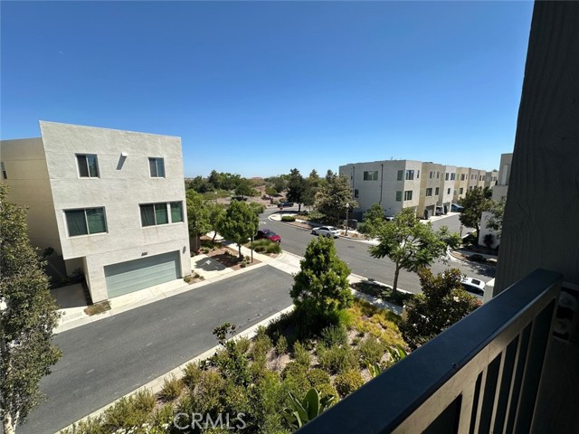 195 Stellar, Irvine CA: https://media.crmls.org/medias/cb1c9c9b-68d3-46e8-b6ee-abc8598447ca.jpg