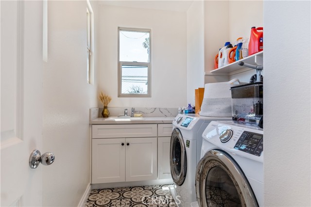 Detail Gallery Image 36 of 39 For 17065 Cantlay, Lake Balboa,  CA 91406 - 4 Beds | 3 Baths