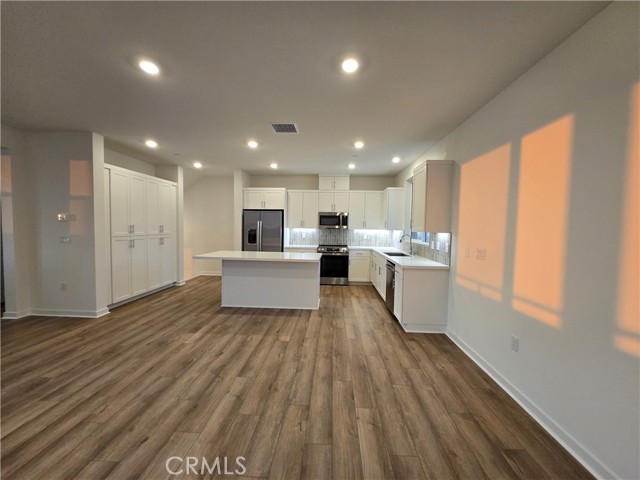 Detail Gallery Image 12 of 40 For 5961 Huntington Dr, Corona,  CA 92880 - 3 Beds | 2/1 Baths