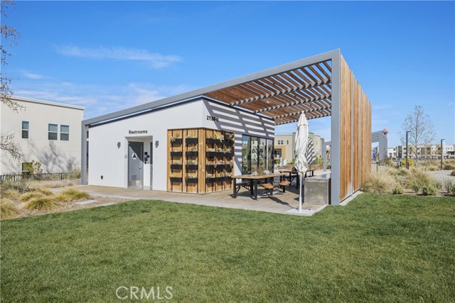 27774 Marquee Drive, Valencia CA: https://media.crmls.org/medias/cb1e81fe-48f0-4d52-9935-7581a154d4ed.jpg