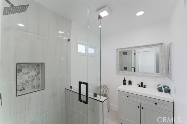 12202 Silva Place, Cerritos CA: https://media.crmls.org/medias/cb1eae31-3c8c-4b07-bbb2-118473688365.jpg
