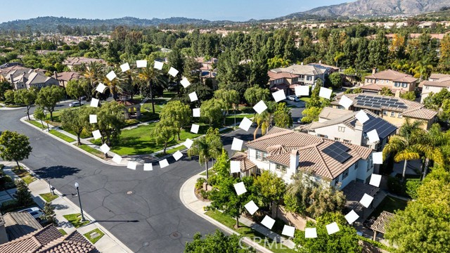 26 Upland, Irvine CA: https://media.crmls.org/medias/cb1f3191-726e-4e93-8e94-e757a0228ed2.jpg
