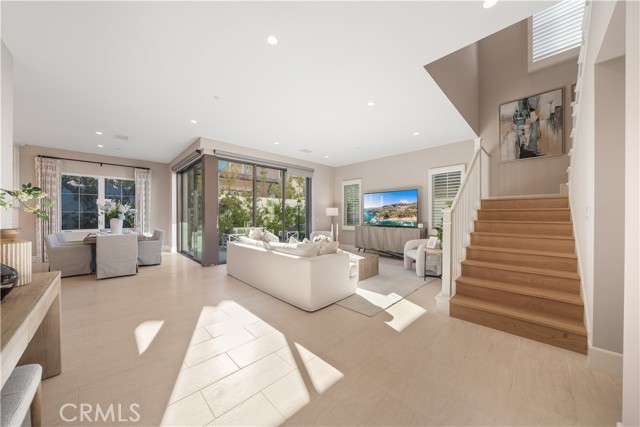 Detail Gallery Image 6 of 56 For 126 Bellini, Irvine,  CA 92602 - 4 Beds | 3/1 Baths