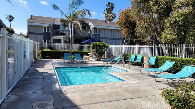 17072 Pacific Coast Highway, Huntington Beach CA: https://media.crmls.org/medias/cb203473-ca7d-41aa-afad-f0680a4320e5.jpg