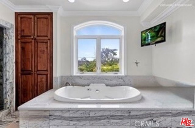 10517 Blythe Avenue, Los Angeles CA: https://media.crmls.org/medias/cb203ee2-c6c2-4906-b38f-7400cd034aa2.jpg