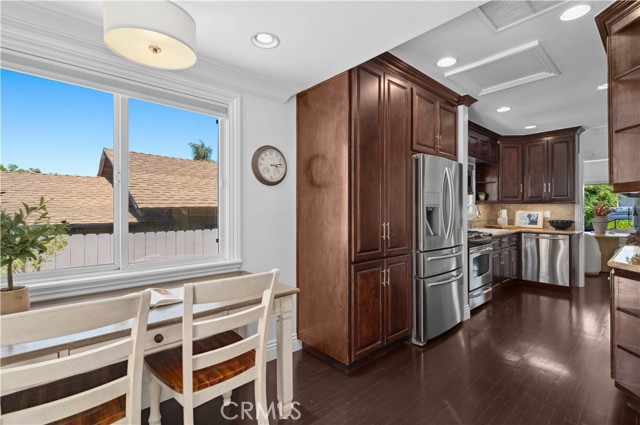 541 Thalia Street, Laguna Beach CA: https://media.crmls.org/medias/cb204345-57ed-4122-86e6-25890e38fe01.jpg