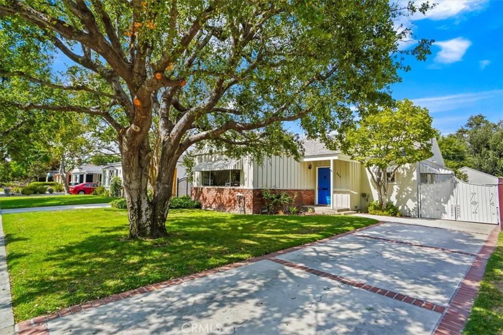446 S Griffith Park Drive