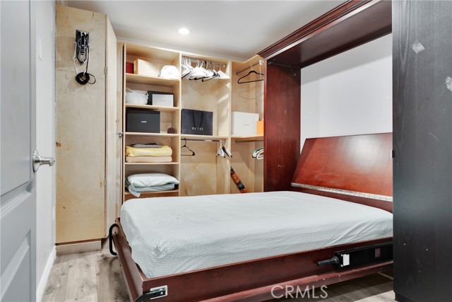 5340 S Harcourt Avenue, Los Angeles CA: https://media.crmls.org/medias/cb217320-3b4a-4861-9de2-97fef72f9ac7.jpg