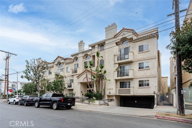 Detail Gallery Image 23 of 25 For 10604 Valley Spring Ln #105,  Toluca Lake,  CA 91602 - 2 Beds | 2 Baths