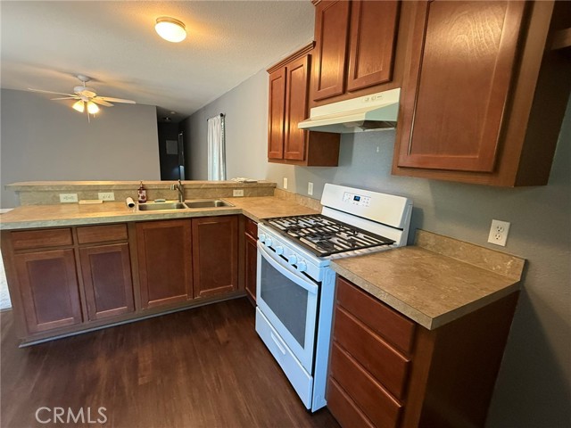 375 State 20 E Highway, Upper Lake CA: https://media.crmls.org/medias/cb22e0d4-c550-479f-9e97-d8509fe8af29.jpg