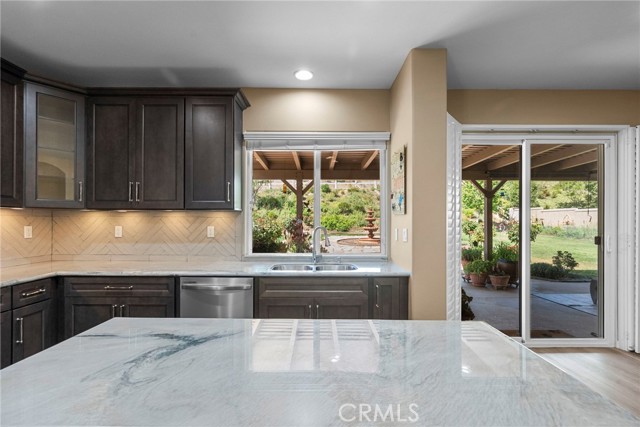 30444 Hidden Valley Court, Castaic CA: https://media.crmls.org/medias/cb233731-b256-488c-b1c3-106da457e1ef.jpg