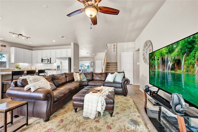 Detail Gallery Image 12 of 49 For 4100 Waterville Ct, Palmdale,  CA 93551 - 6 Beds | 3 Baths