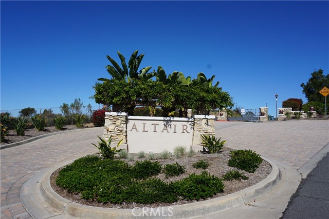 Detail Gallery Image 4 of 22 For 3037 Cole Grade, Santee,  CA 92071 - 3 Beds | 3 Baths