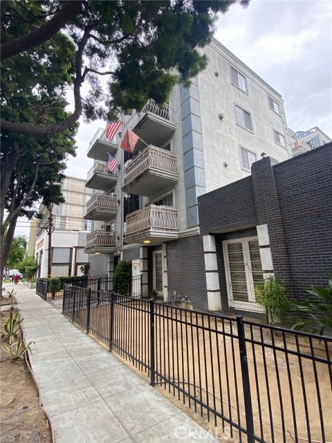 Detail Gallery Image 1 of 7 For 518 E 4th St, Long Beach,  CA 90802 - – Beds | – Baths