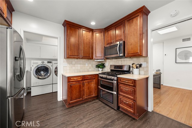 Detail Gallery Image 13 of 44 For 804 E Glenwood, Fullerton,  CA 92831 - 5 Beds | 3/1 Baths