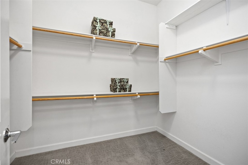 https://media.crmls.org/medias/cb2961a8-746e-48ac-9812-088e51dd4418.jpg?preset=X-Large