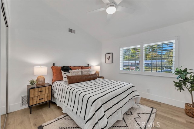 Detail Gallery Image 15 of 40 For 5848 Valerie Ave, Woodland Hills,  CA 91367 - 4 Beds | 2 Baths