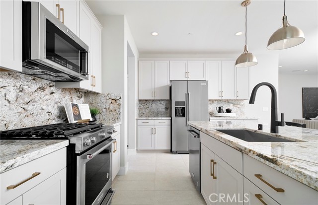 Detail Gallery Image 3 of 17 For 4264 Ladrillo St, Lake Elsinore,  CA 92530 - 5 Beds | 2/1 Baths