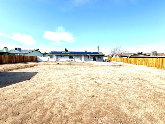 7795 Oakwood Avenue, Hesperia CA: https://media.crmls.org/medias/cb2a1f48-fa54-4d5e-a2ea-d3c7a130bcbf.jpg