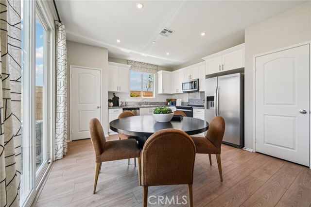 Detail Gallery Image 8 of 22 For 15394 Thundercloud Ln, Victorville,  CA 92394 - 3 Beds | 2/1 Baths