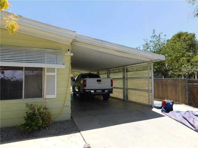 272 Desert Breeze Drive, California City CA: https://media.crmls.org/medias/cb2a9ddb-215d-4748-84af-5c5f08120692.jpg