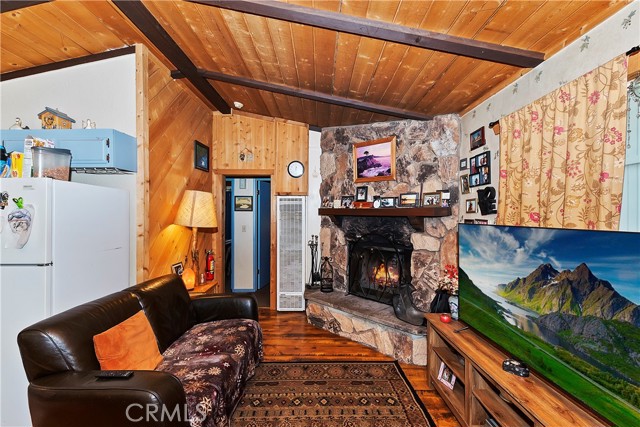 Detail Gallery Image 11 of 22 For 407 Sugarloaf Bld, Big Bear City,  CA 92314 - 2 Beds | 1 Baths
