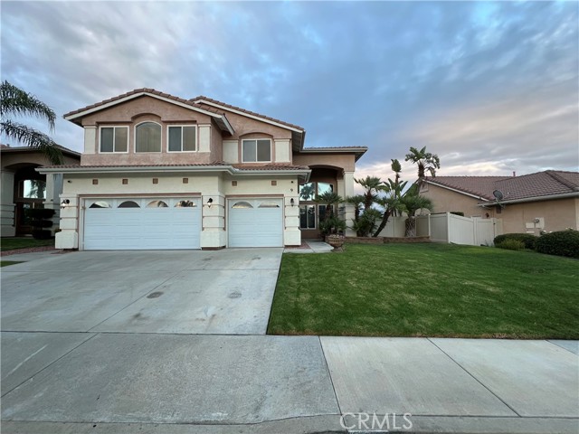 Detail Gallery Image 4 of 8 For 9 Corte Montena, Lake Elsinore,  CA 92532 - 4 Beds | 2/1 Baths