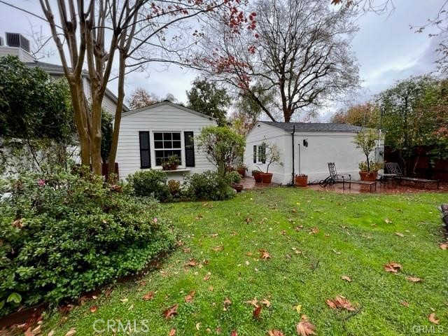 4345 Kraft Avenue, Studio City CA: https://media.crmls.org/medias/cb2bf00f-225b-415e-93b6-dbf3f74e3e3e.jpg