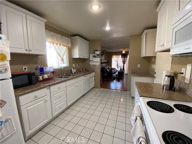 Detail Gallery Image 10 of 20 For 30085 Mcburney Ave, Lake Elsinore,  CA 92530 - 3 Beds | 2 Baths