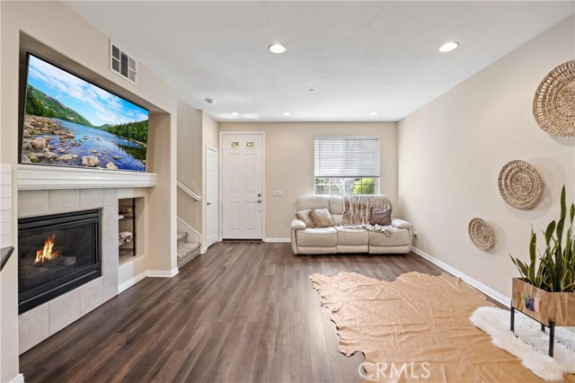 Detail Gallery Image 5 of 28 For 8029 Spencer St, Chino,  CA 91708 - 2 Beds | 2/1 Baths