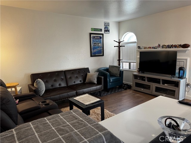 Detail Gallery Image 7 of 28 For 3595 Windsong, El Monte,  CA 91732 - 3 Beds | 2/1 Baths