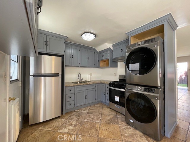 Detail Gallery Image 10 of 16 For 17135 Roscoe Blvd #4,  Northridge,  CA 91325 - 2 Beds | 1/1 Baths