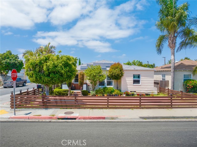 Thumbnail for 1335 W Burnett St, Long Beach, CA 90810