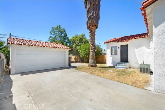 Detail Gallery Image 2 of 10 For 663 W 17th St, San Bernardino,  CA 92405 - 3 Beds | 1/1 Baths