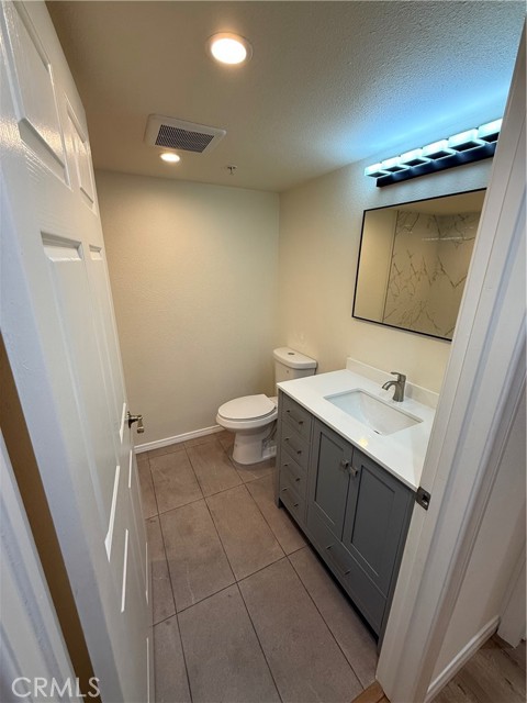 Detail Gallery Image 8 of 17 For 116 W Maple St #6,  Glendale,  CA 91204 - 3 Beds | 2 Baths