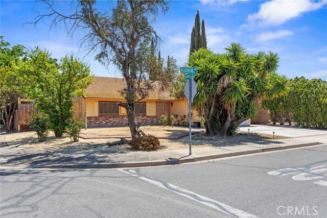 Detail Gallery Image 3 of 42 For 766 Meadowlark Ave, Los Banos,  CA 93635 - 3 Beds | 2 Baths