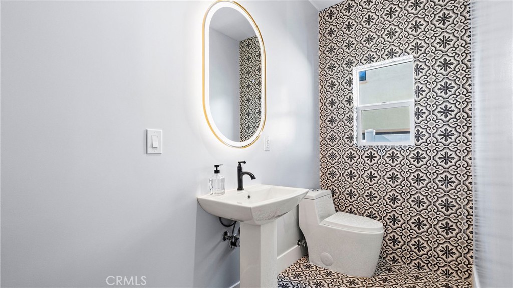 https://media.crmls.org/medias/cb301f62-adba-400f-a98d-2b32956c52ee.jpg?preset=X-Large