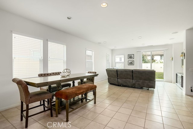 Detail Gallery Image 5 of 32 For 706 Leather Oak Ln, Pomona,  CA 91766 - 5 Beds | 3 Baths