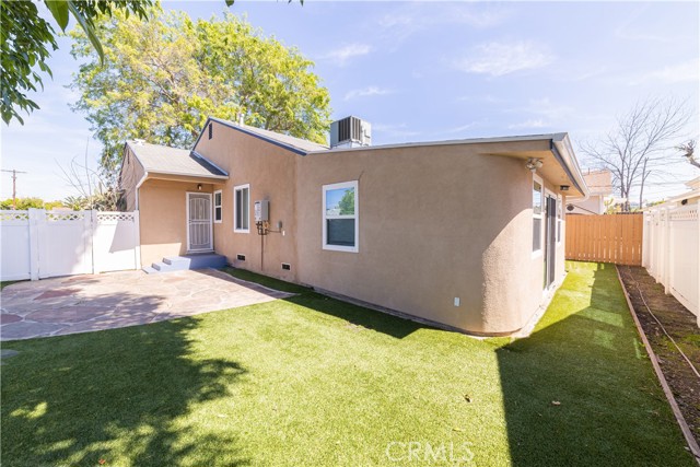 Detail Gallery Image 24 of 24 For 14754 Bassett St, Van Nuys,  CA 91405 - 4 Beds | 2 Baths