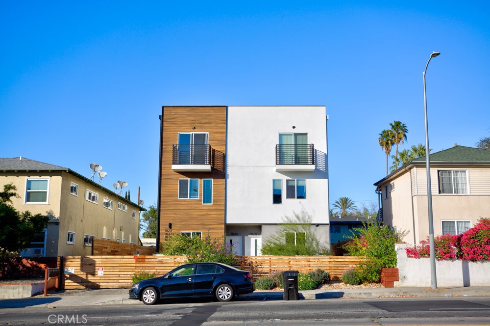 11639 Burbank Boulevard #1/2
