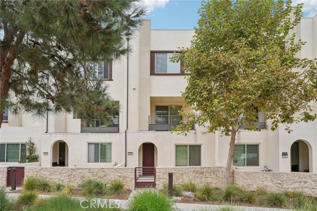 Detail Gallery Image 1 of 41 For 143 Frame, Irvine,  CA 92618 - 3 Beds | 3/1 Baths