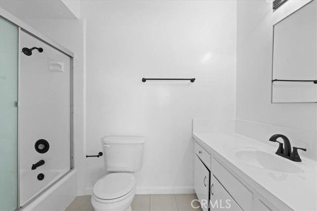 Detail Gallery Image 29 of 39 For 5829 E 2nd, Long Beach,  CA 90803 - 4 Beds | 3 Baths