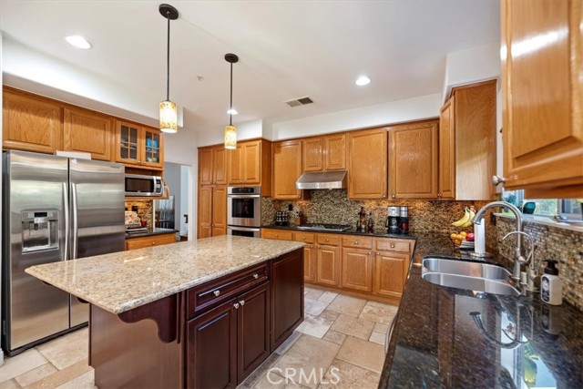 Detail Gallery Image 17 of 50 For 2310 Crown Point Ct, Oxnard,  CA 93036 - 4 Beds | 3 Baths