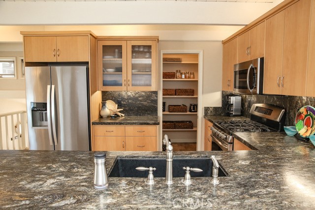 Detail Gallery Image 10 of 34 For 2127 Sherwood Dr, Cambria,  CA 93428 - 2 Beds | 2/1 Baths