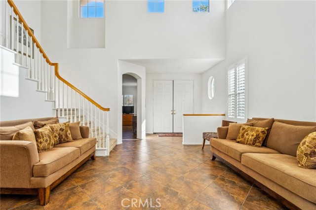 Detail Gallery Image 8 of 44 For 22939 Raintree, Saugus,  CA 91390 - 4 Beds | 3 Baths